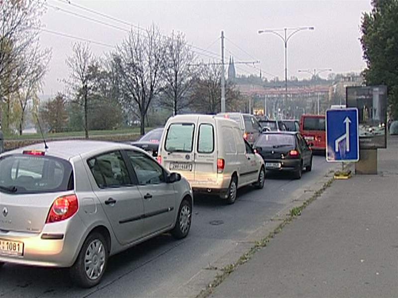 Vyehradským tunelem projela poslední tramvaj, na msíc se uzavel