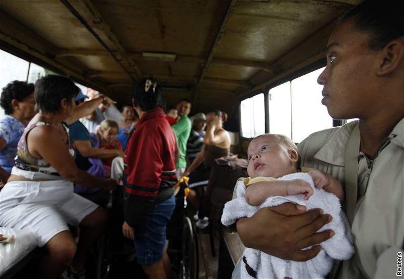 Kubánci utíkají ped hurikánem Paloma