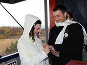 Ivan�ická rozhledna Vladimíra Men�íka za�ila svou první svatbu