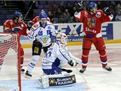 Finsko - esko: Kumstát (vlevo), Laamanen, branká Riksman, Krstev