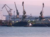 Ruská jaderná ponorka v tichomoském pístavu