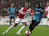 Slavia - Aston Villa: Mickael Tavares (vlevo)