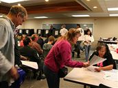 Volební místnost ve Fairfax County ve Virginii.