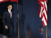 Barack Obama p�ichází p�ed své voli�e.