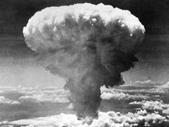 Vbuch atomov bomby - Nagasaki