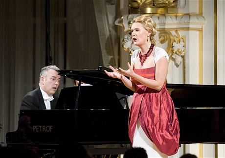 Magdalena Koená pi koncert ve panlském sále Praského hradu