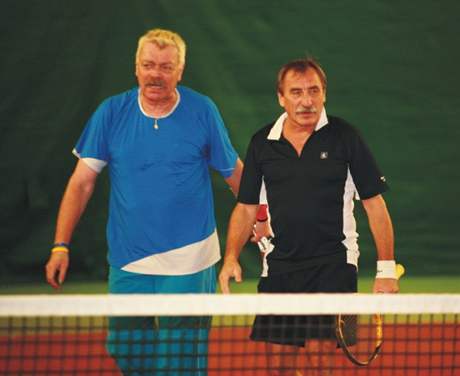 Tenis si zahrli i Pavel Zednek a Mirek Paleek