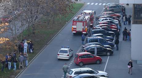 Evakuace budovy epro v Praze Holeovicích