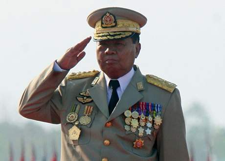 Na vrcholu barmského mocenského etzce stojí generál wei. Ten nepipoutí jakoukoli alternaci u moci.