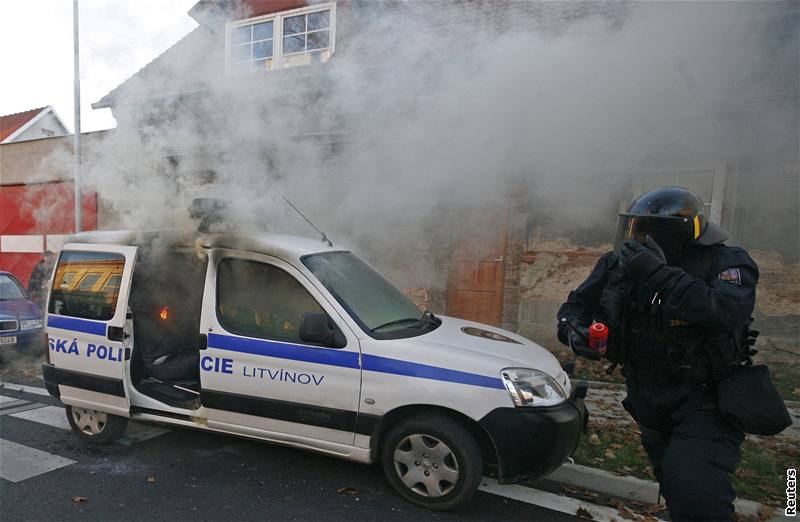 Střet pravicových radikálů s policií v Litvínově
