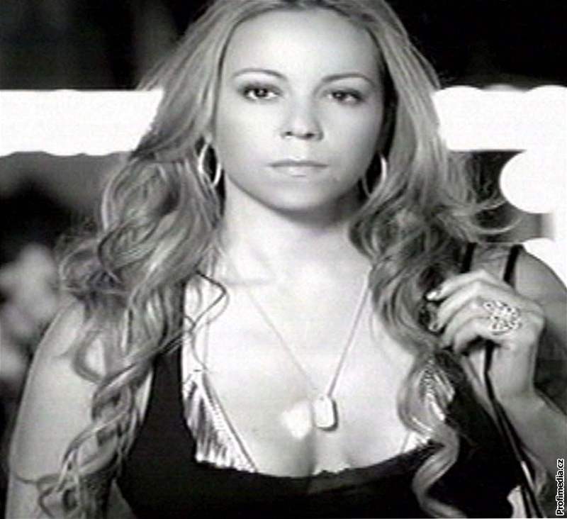 Mariah Carey ve videoklipu k singlu I Stay in Love
