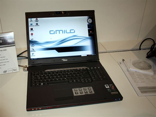Herní notebook Fujitsu Siemens Amilo Sa3650 a Amilo GraphicBooster