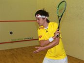 Jan Koukal pedvádí bekhendové podání