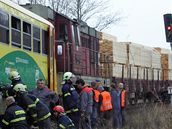 Sráka vlak ve dírci nad Doubravou