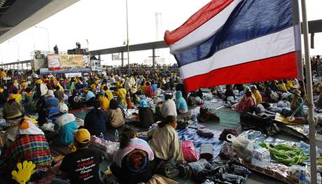 Thajské letit Suvarnabhumi v obleení demonstrant. (28.11.2008)