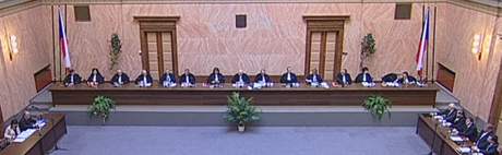 Zaalo jednání Ústavního soudu o Lisabonské smlouv