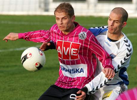 eské Budjovice - Liberec: budjovický Jaroslav Hílek v souboji o mí