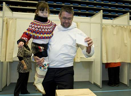 Volii v Grónsku se vyslovili pro vtí autonomii (25. listopadu 2008)