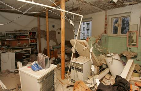 Jeden ze zniených byt ve Stelecké ulici. (20.11.2008)