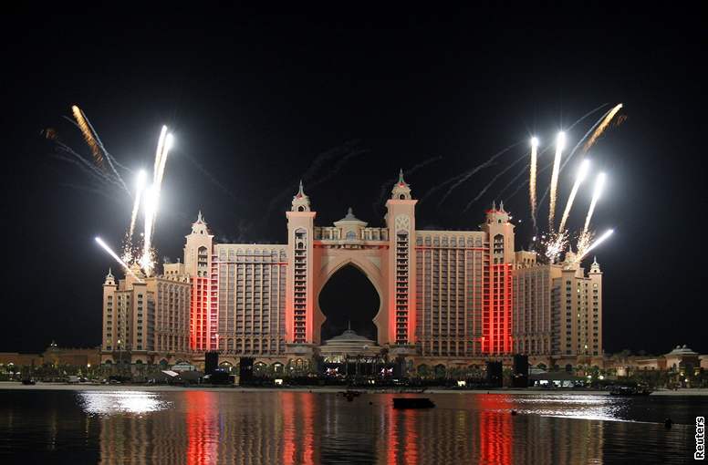 Stavba hotelu Atlantis v Dubaji vyla na jeden a pl miliardy dolar.