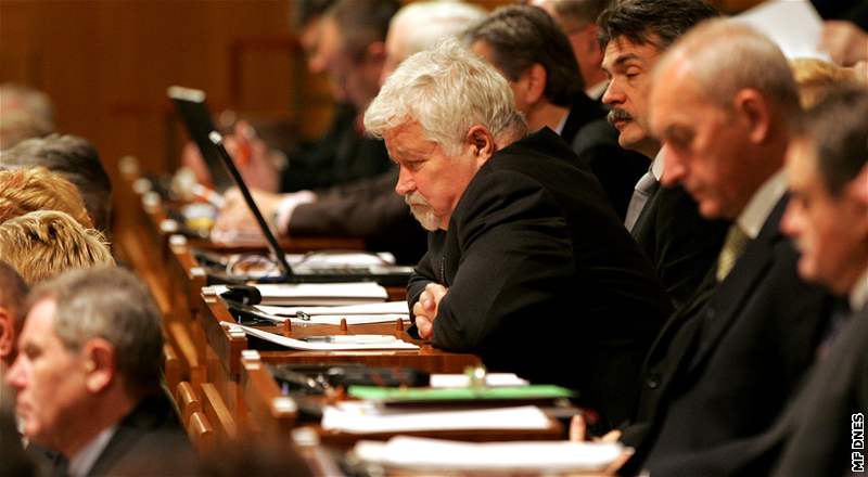 První schze Senátu v novém sloení. (26.11.2008)
