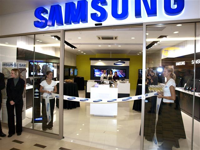 Samsung otevel první oficiální eský showroom