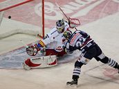 Liberec - �eské Bud�jovice, domácí Petr �achl dává první gól zápasu.