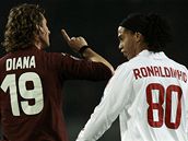 AC Milán - Turín: Aimo Diana (vlevo) - Ronaldinho 