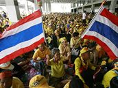 Thajská opozice obsadila pechodné sídlo vlády na starém bangkockém letiti (25. listopad 2008)