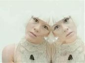 Pink v novém videoklipu k písnice Sober