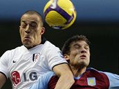 Aston Villa - Fulham: Petrov (vpravo) a Zamora