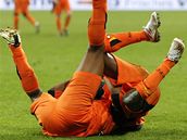 RADOST. Fotbalisté Manchesteru City se radují z gólu, te� jsou blízko postupu.