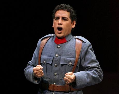 Opera Dcera pluku - tenor Juan Diego Florez 