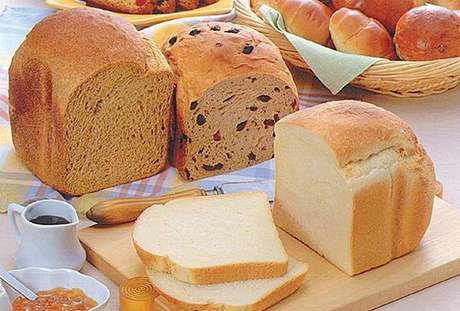 Ze smsí na domácí chléb lze pipravit rzné druhy chleba.