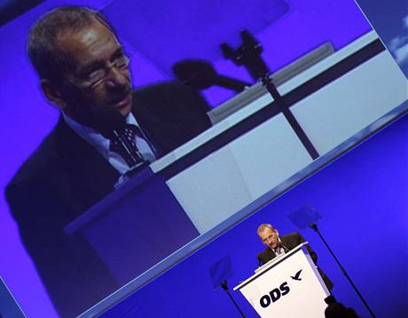 Senátor Jaroslav Kubera na kongresu ODS (6. prosince 2008).