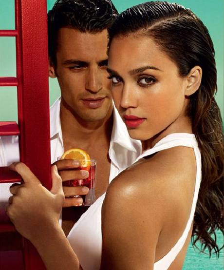 Jessica Alba v kalendi Campari - nor