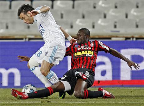 VYHRÁLI. Fotbalisté Marseille (v bílém) si poradili s Nice.