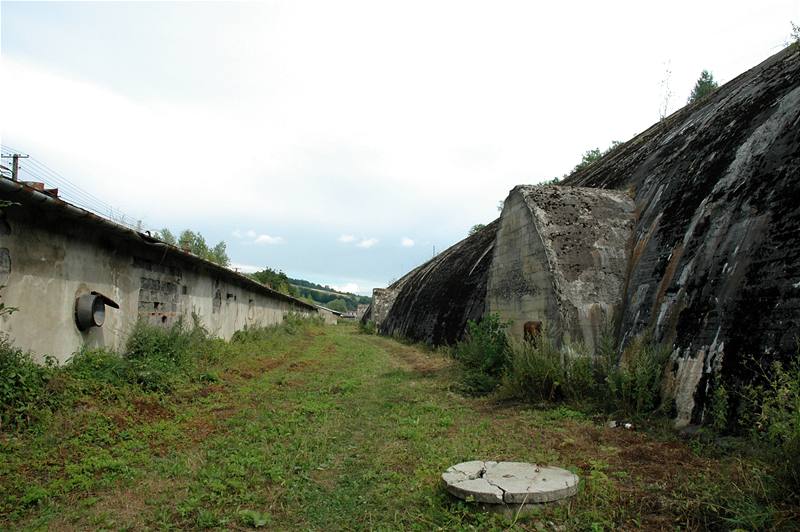 Vjezd do tunelu v polské , který slouil za druhé svtové války jako úkryt pro Hitlerv vlak