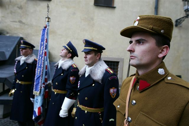 Oslavy výroí zaloení hradní stráe. (5.12.2008)