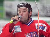 Petr �vancara v charitativním hokejovém utkání fotbalist� Boleslavi a �i�kova