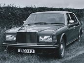 Rolls-Roycey Silver Spur musí ve Spojených arabských emirátech pítí rok do rotu, nejmladí jsou z roku 1989