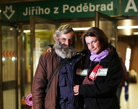 Bezdomovkyn Eva Holbusová se svým pítelem, bezdomovcem Frantou