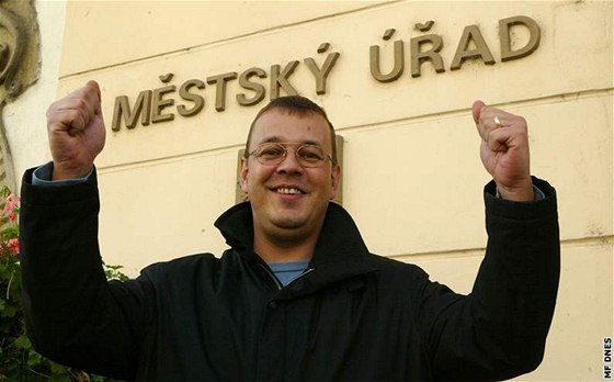 Bývalý starosta Znojma Petr Nezveda údajn poádal editele policie o "slubu" (ilustraní snímek).