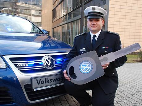 Policie pebr VW Passat R36