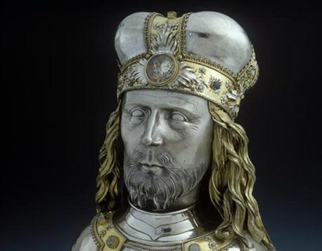 Relikviáová busta (herma) sv. Václava, Kolegiátní kapitula u sv. Víta na Praském hrad