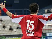 Tomá Sladký v dresu spoluhráe Bruse