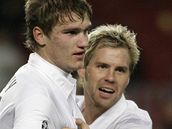 radost fotbalist� �achtaru Don�ck: Tomá� Hübschman (vpravo) a Alexander Gladkij
