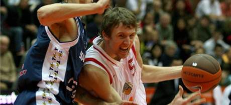 Basketbalisté Nymburku bezpen postoupili pes USK Praha - ilustraní foto.