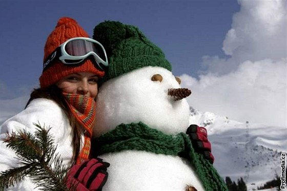 Dtským zimním radovánkám poasí o Vánocích nejspí dopeje, tvrdí meteorologové.