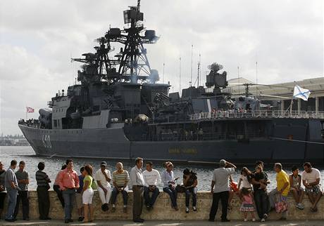 Lo Admiral abannko zakotvená v havanském pístavu